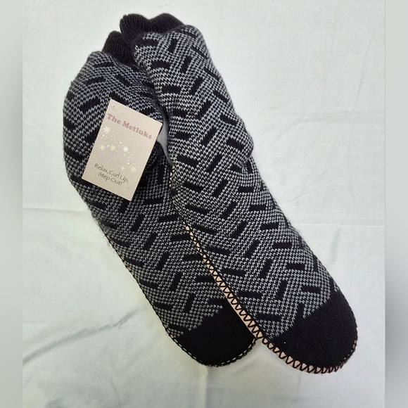 The Metluks Knitted Slipper Socks with Anti-Slip Sole - Picture 3 of 4